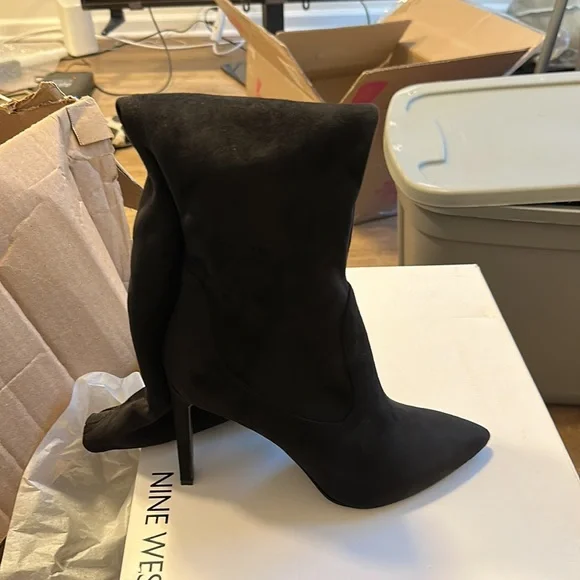Brand new black suede boots - Picture 2 of 4